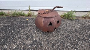 Metal jack-o-lantern