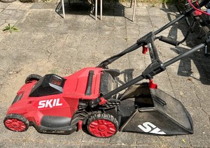 SKIL Power Core 40 Battery Operated Lawn Mower