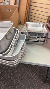 ASSORTED ALUMINUM PANS AND LIDS 
