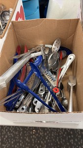 STAINLESS STEEL AND PLASTIC TONGS, SLOTTED SPOONS AND MORE