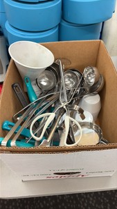 ASSORTED STAINLESS STEEL AND PLASTIC UTENSILS