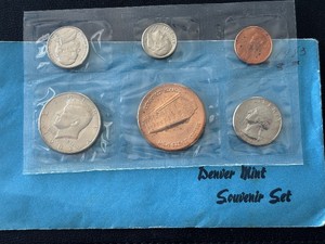1983-D Souvenir Set