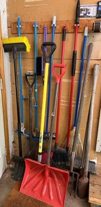 Snow Shovels, Brooms & Garden Tools Mixed Lot