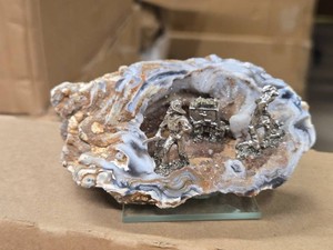 Agate Geode with Pewter Miner Figures 4 x 2 12 x 2