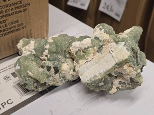 2.8lbs Green Wavellite