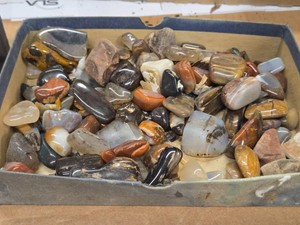 Lot of (1 Tray) Polished Pebbles and Rocks (assorted)