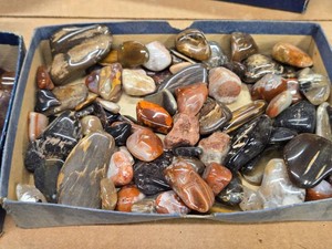 Lot of (1 Tray) Polished Rocks (assorted)