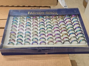Lot of (100) Fashion Rings