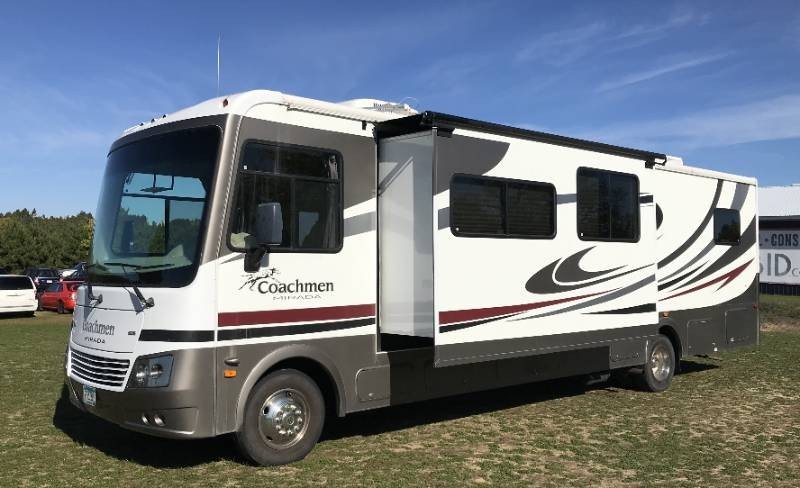 2011 Coachman Mirada 34RV Motorhome