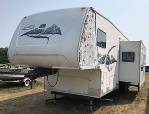 2006 Bay Hauler 37 Fifth-Wheel Toy Hauler