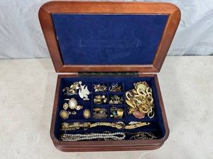 Jewlery Box Full of Jewelry