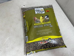 New 5 lb Bag of Wild Delight Bird Seed