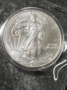 2011 AMERICAN SILVER EAGLE ONE TROY OZ .999 FINE SILVER