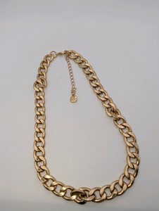 Gold-toned chunky chain choker necklace
