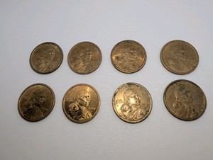 Lot#1 United States Sacagawea one-dollar coins (8)