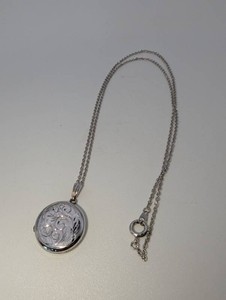 Vintage H. Greaves & Son Sterling Silver Locket, 4.2grams