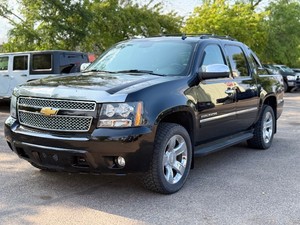 2013 CHEVROLET AVALANCHE LTZ BLACK DIAMOND 148k Miles  4x4 (NO RESERVE)