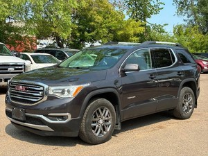 2017 GMC ACADIA SLT-1 All Wheel Drive  3rd Row Seating (NO RESERVE)