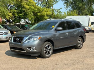 2016 NISSAN PATHFINDER SV 114k Miles  2 Owner  4x4  3rd Row Seating (NO RESERVE)
