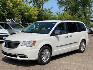 2013 CHRYSLER TOWN AND COUNTRY TOURING-L 114k Miles (NO RESERVE)