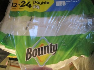 12 Rolls of Bounty double paper Tow...