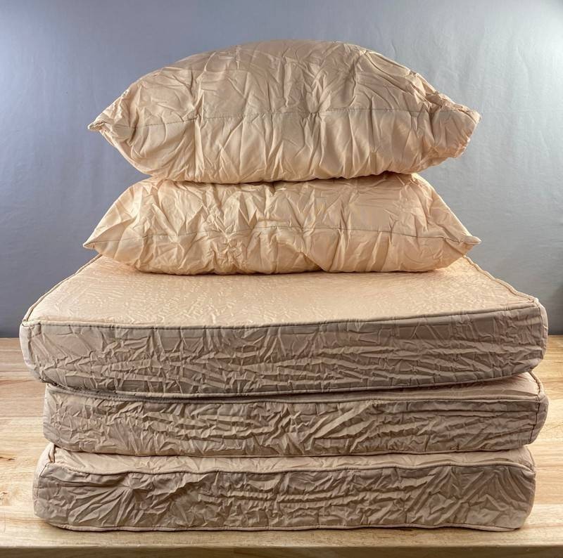 3 Outdoor 24 x 24 Cushions and 2 Outdoor 20 x 14 Pillows - Brand New