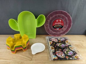 Cactus Green Chip and Dip Tray, 24 Egg Keeper, Taco Holders, Ceramic Spoon Rest & Drying Dishcloth - Brand New