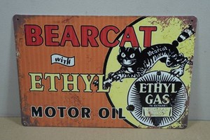 Vintage Style Metal Sign - Bearcat Motor Oil
