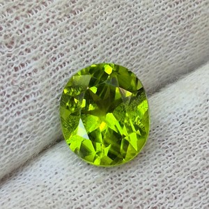 3.92 Carat Natural Peridot Retail Value $1,598 VIDEO