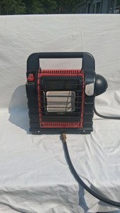 NICE LOOKING BUDDY HEATER WITH THE CONVERSION HOSE