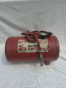AIR TANK WITH HOSE, GAUGE, AND AIR CHUCK