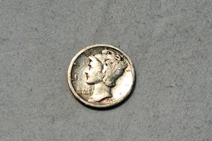 1925-D MERCURY DIME