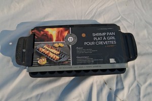 BRAND NEW CAST IRON SHRIMP GRILL PAN