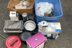 MISCELLANEOUS KITCHEN ITEMS