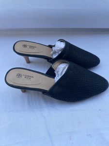 BRAND NEW CUSHION WALK WOMEN SHOE SZ 7
