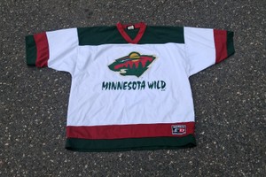 VERY NICE MINNESOTA WILD 2XL JERSEY