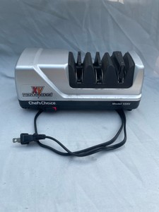 WORK SHARP TOOL AND KNIFE SHARPENER