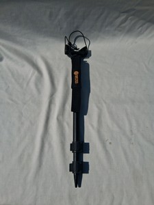 LIKE NEW HUNTERS SPECIALTY EXTENDABLE SHOOTING STICKS