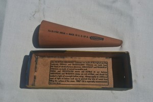 VINTAGE NORTON SLIP SHARPENING STONE IN THE ORIGIAL BOX