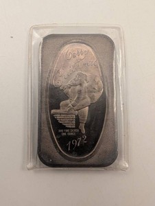 Vintage Merry Christmas 1972 .999 Fine Silver One Ounce Bar