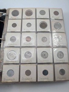 250 pc World Coin & Banknote Collection Binder