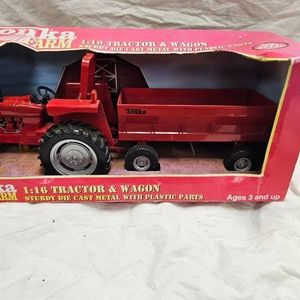 116 Tonka Tractor and Wagon, Like New in Box