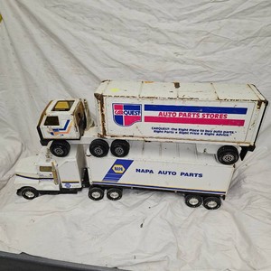 Carquest and Napa Semis wTrailers