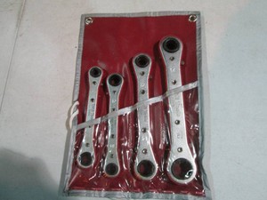 4pc Metric box wrench set...