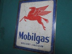 Mobilgas metal sign 7.5 x 11.5 inches