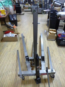 Pittsburg Heavy Duty 1 Ton Folding Shop Crane