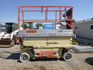 2004 JLG Scissor Lift