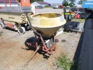 Kverneland Pull-Behind Spreader