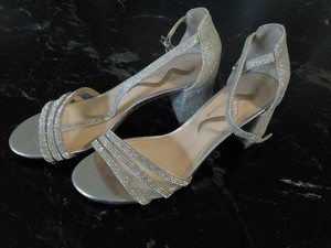 Nina size 7 Shoes...