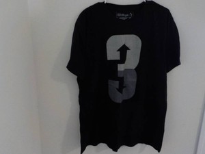 3 XL T-shirts...